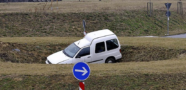 Autofahrt endete im Kreisel der Ortsumfahrung von Bad Krozingen  | Foto: Bernhard Seitz