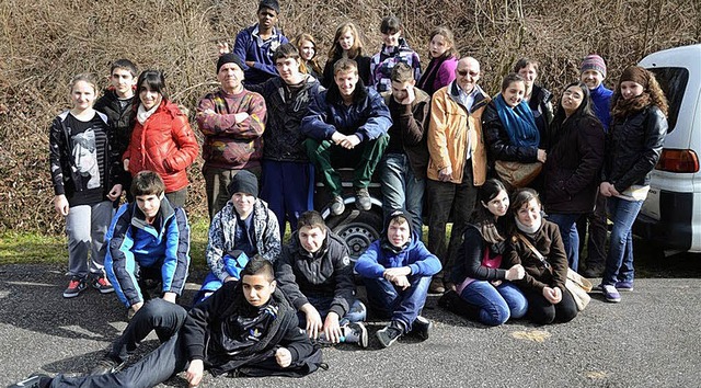 Die Klasse 7b der Markgrafenschule bef...urschutzgebiet Krebsbachtal vom Mll.   | Foto: BZ