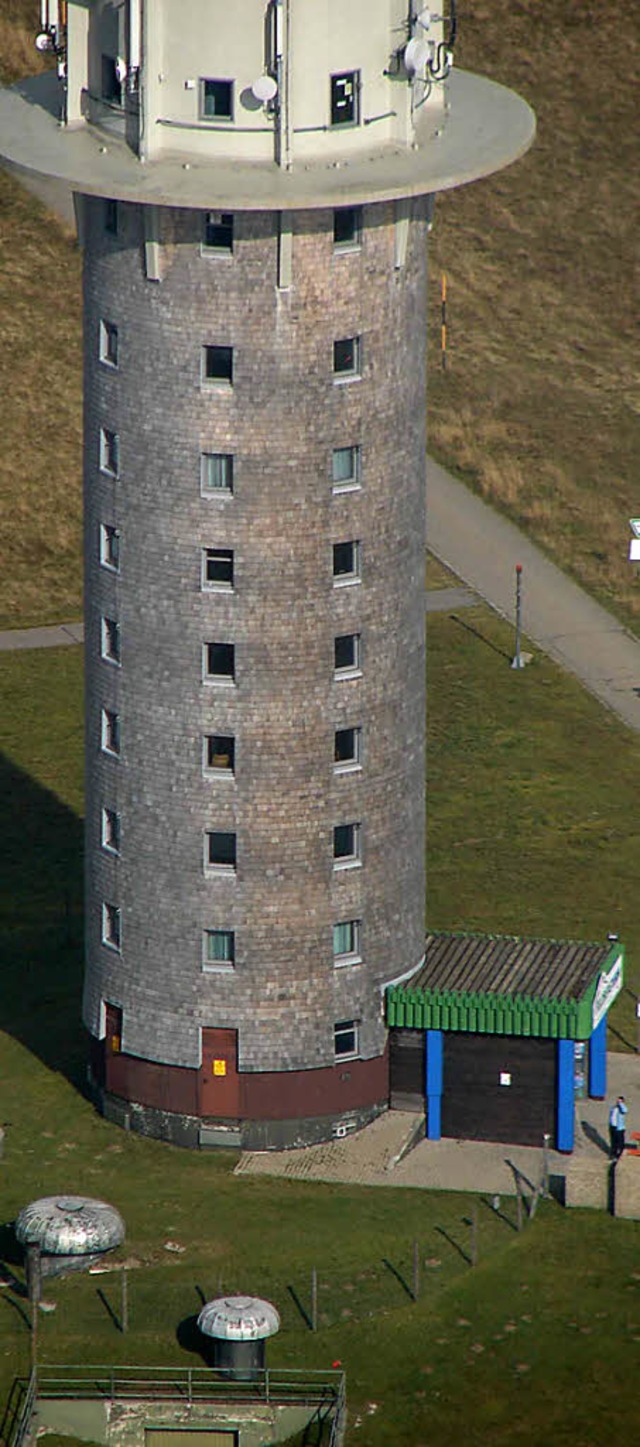 Im Feldbergturm wird im ersten Oberges...e links vom Turmeingang angebaut wird.  | Foto: Christa Maier