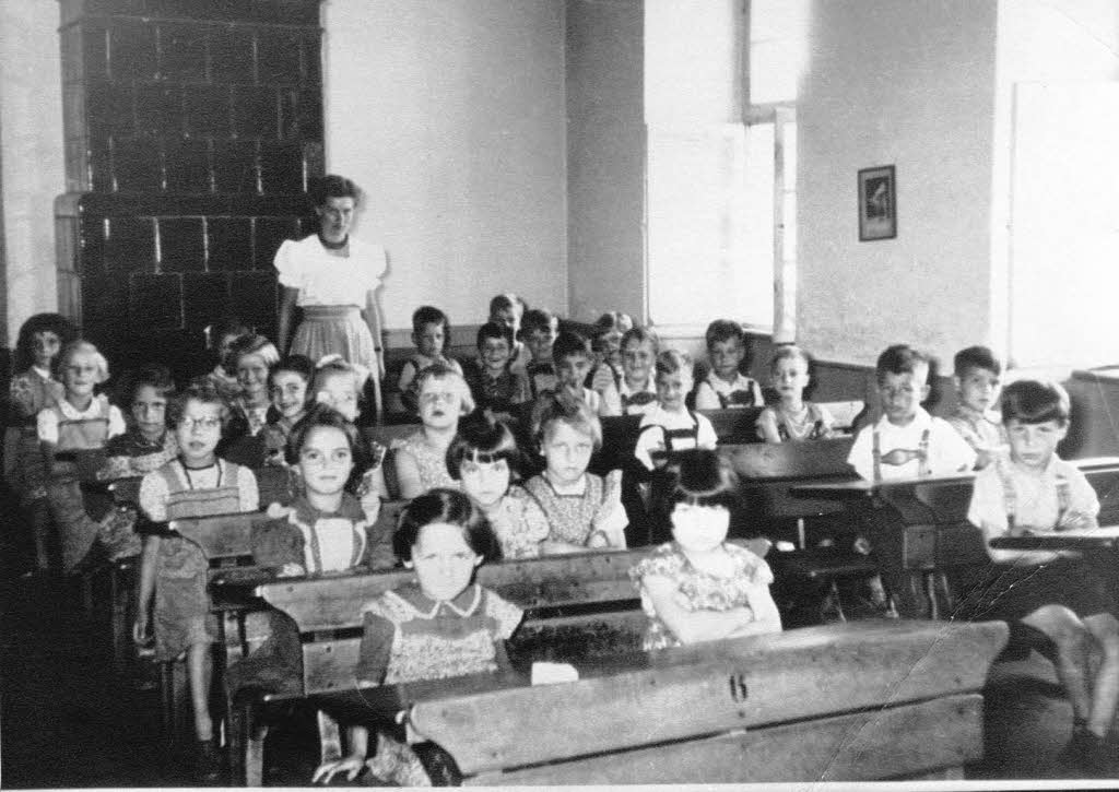 Blick in ein Klassenzimmer des alten Schulhauses, Mitte der 1950er Jahre