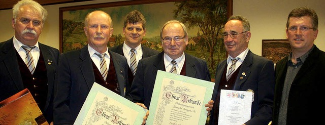 Der Mnnergesangverein &quot;Eintracht...ed Krumm, Kurt Meier und Willi Ritter.  | Foto: Elisabeth Jakob-Klblin