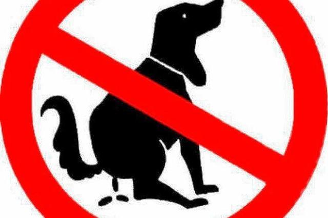 Protest gegen Hundekot – Anwohner stellt Warnschilder auf