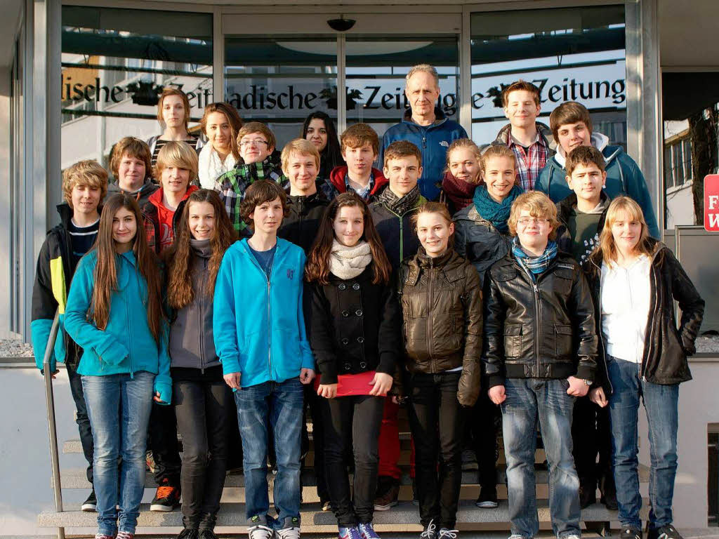 Die Klasse 9b des Kreisgymnasiums Bad Krozingen mit ihrem Lehrer Andreas Schneberg
