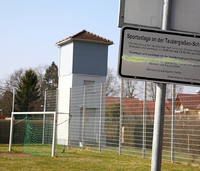 Der Bolzplatz an der Taubergieenschul...Gewerbegebiet Allmend verlegt werden.   | Foto: Decoux-Kone