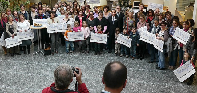 29500 Euro fr Kindergrten von der Volksbank Breisgau Nord  | Foto: Sylvia-Karina Jahn