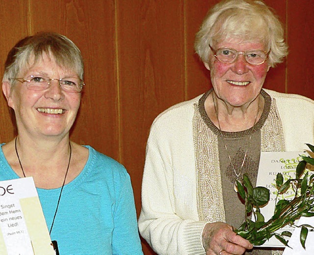 Ehrungen beim Maulburger Kirchenchor: ... fr 65 Jahre als Sngerinnen geehrt.   | Foto: Georg Diehl