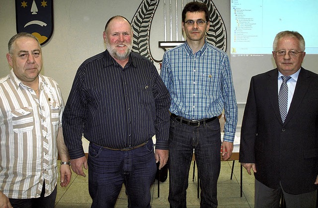 Blutspenderehrung  in Forchheim: von l...Ritter und Brgermeister Johann Gerber  | Foto: Michael Haberer