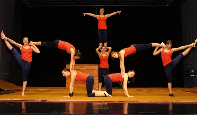 Pfiffige Vorfhrungen verliehen der Sp...e Akrobatikgruppe zeigten ihr Knnen.   | Foto: BZ