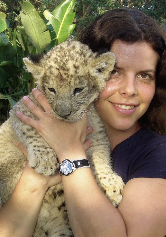 Julia Knig arbeitete einen Monat lang...mit den Raubkatzen einen Lebenswunsch.  | Foto: Ruth Seitz