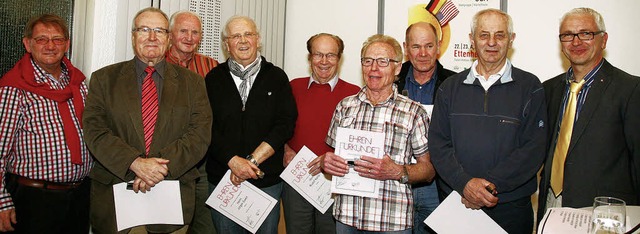 Der TC  Ettenheim hat 14 Mitglieder, d... Jahren dem Verein angehren, geehrt.   | Foto: Sandra Decoux-Kone