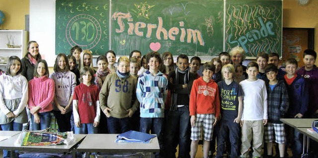 Religionsunterricht mal anders, die Kl...ola Hannes (hinten rechts versteckt).   | Foto: T. Herrmann