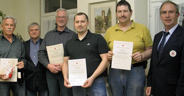 Brgermeister Rudolf Schpflin (Zweite...Spenden) und Ralf Hafner (50 Spenden).  | Foto: Regine Ounas-Krusel