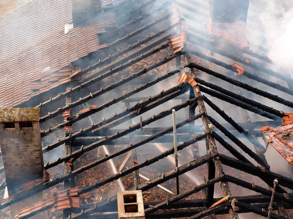 Trotz raschen und beherzten Handels der Feuerwehren konnte das Haus in Brennet nicht gerettet werden.