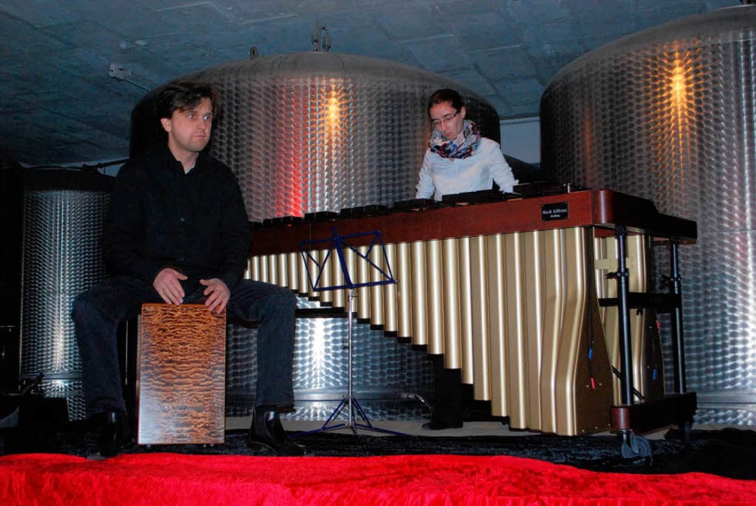 Zum Auftakt der Rotweinnacht spielten ...eresa Gut mitreißende Percussionmusik.  | Foto: Benjamin Bohn