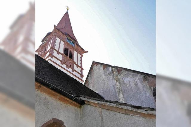 Dachstuhl der Pfarrkirche St. Georg driftet auseinander