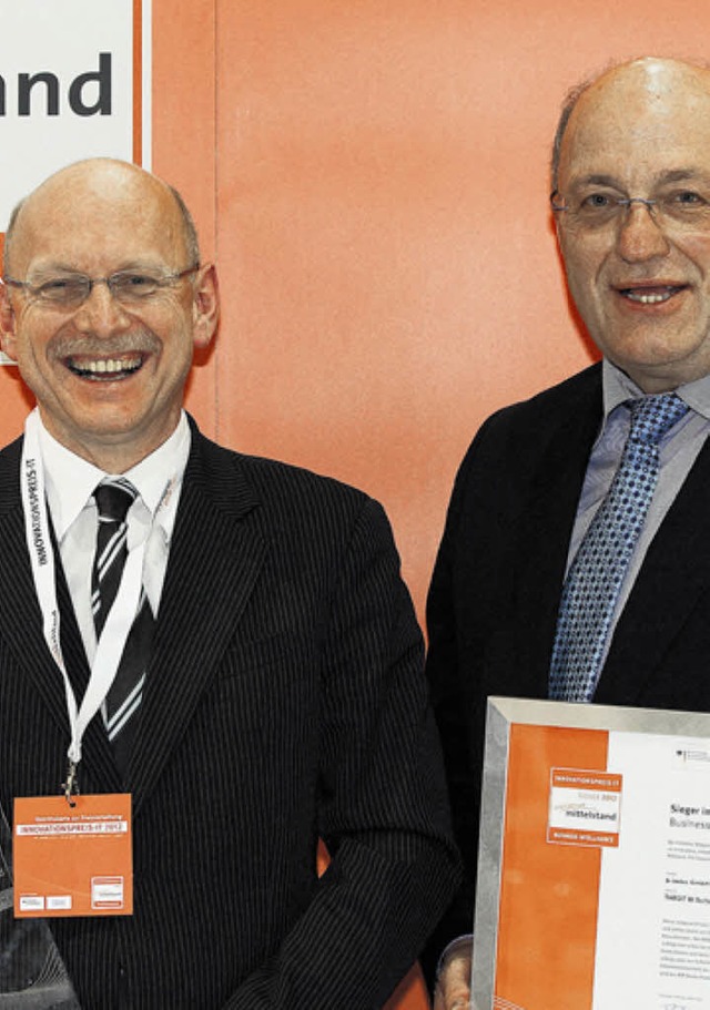 Thomas Veit und Heinz Burer, die beid...ber den gewonnenen Innovationspreis.   | Foto: BZ