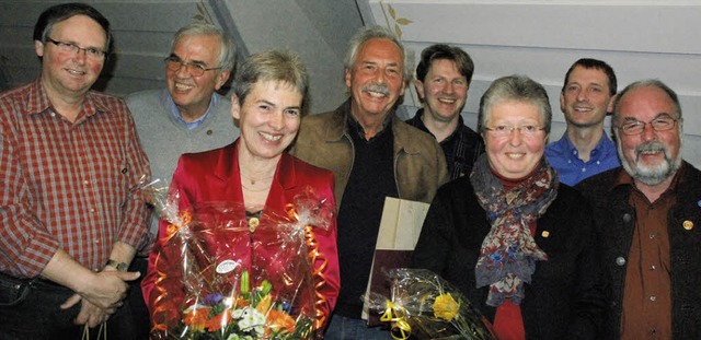 Ehrung langjhriger Mitglieder beim TV...tzender Bernd Isele, Ernst Kramer (50)  | Foto: Maja Toldsodrf