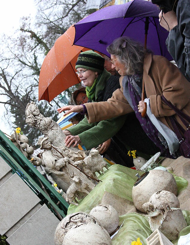 Am Wochenende lachte sie zwar nur, die...ber im Schloss ihre Frhlingsboten an.  | Foto: Christine Aniol