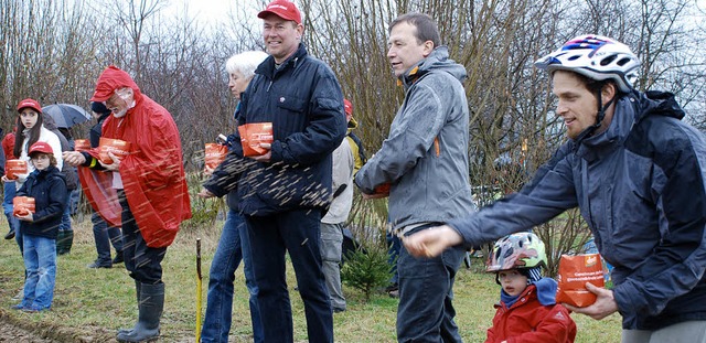 Grnen-Landtagsabgeordneter Thomas Mar...er und Vierter von rechts) sten mit.   | Foto: Gertrude Siefke