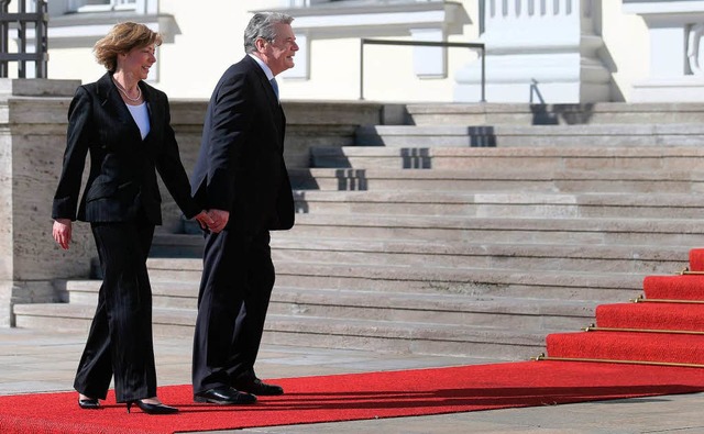 Da geht&#8217;s hin: Bundesprsident J...adt auf dem Weg ins Schloss Bellevue.   | Foto: dpa