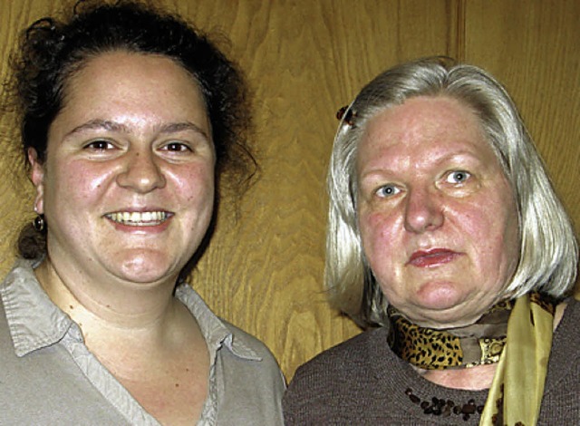 Ramona Schmidt (links) verstrkt als n...riftfhrerin des Frauenvereins Bernau.  | Foto: Ulrike Spiegelhalter