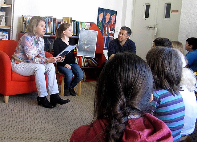 Helga Bauer las in der Stadtbibliothek vor.   | Foto: Silja Hug