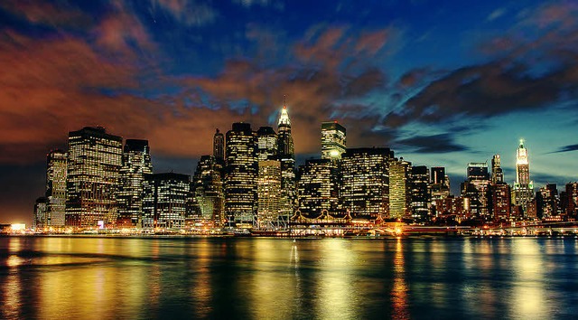 Glitzernd und immer wieder betrend: Skyline von New York  | Foto:  photocase.de/Manuel Langer