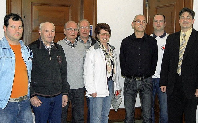 Die anwesenden der vielfachen Blutspen...germeister Holger Krezer (von links).   | Foto: Silke Nitz