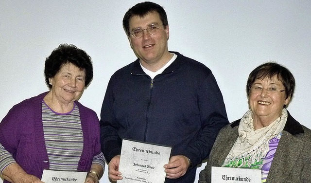 Als langjhrige Mitglieder beim Harmon... Johannes Abele und Hannelore Lederle.  | Foto: Hlter-hassler