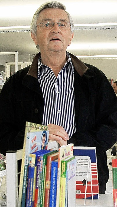 Herbert Uhl hat wieder einen interessa...rs Bcherei-Kulturprogramm erarbeitet.  | Foto: Langelott