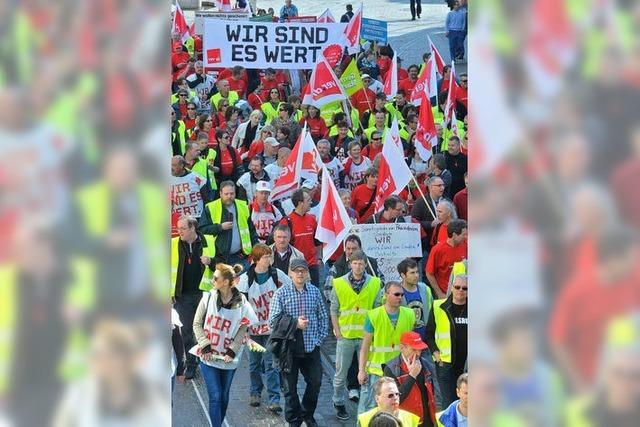 Freiburg: 2000 Beschftigte demonstrieren im ffentlichen Dienst