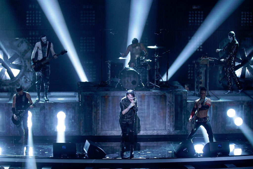 Marilyn Manson beim Auftritt mit Rammstein, die zwei „Echos“ erhielten als erfolgreichster nationaler Act im Ausland und als beste Alternative-Band