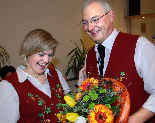 Auf der Jahreshauptversammlung des Mus...hr Engagement mit einem Blumenstrau.   | Foto: hans-jochen voigt