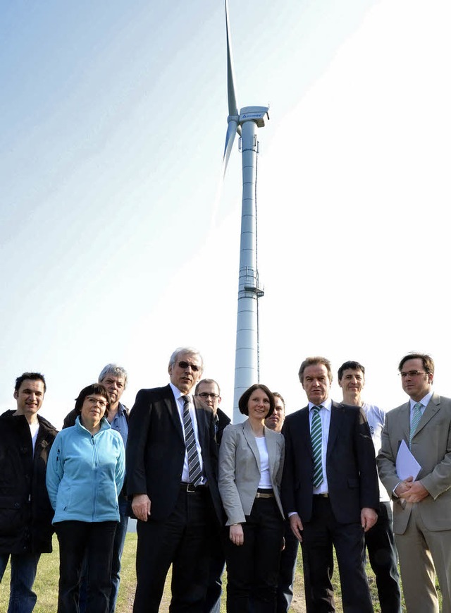 Umweltminister Franz Untersteller (Dri...tag auf dem Weimoos ber Windenergie.  | Foto: Jens Klein