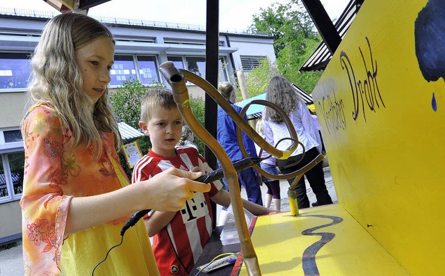 2011 kam das Spielmobil an die Weiherhofschule.    | Foto: Bamberger