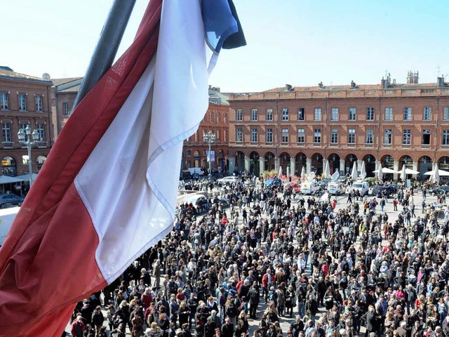 Toulouse gedachte der Opfer mit einer Schweigeminute.   | Foto: dpa