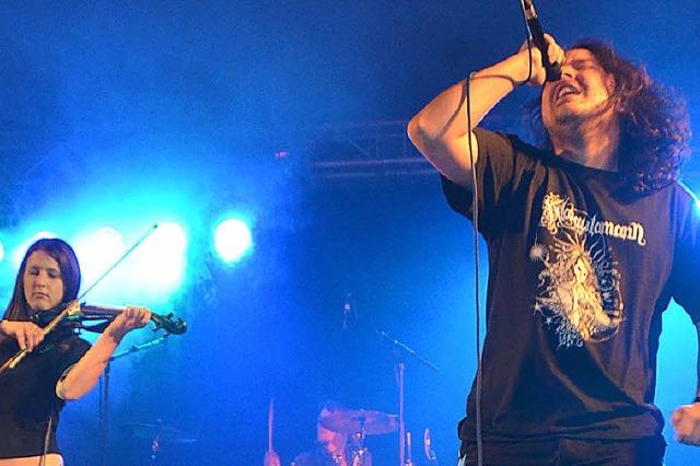 Beim Dark-Night-Festival feiern die Metalfans ihre Musik – und sich