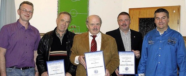 Vorsitzender Harry Ott (links) und Vor...r, Dieter Hurst und  Klaus Peter Obert  | Foto: HEIDI FSSEL