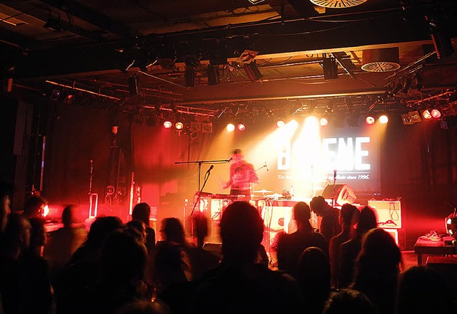 Regionale Bands heizten 7000 BScene-Besuchern ein.   | Foto: Jacob Ross