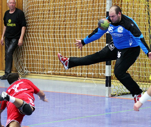 Ein fast unberwindliches Bollwerk: SG-Torhter Phlipp Grang   | Foto: Lars Bargmann