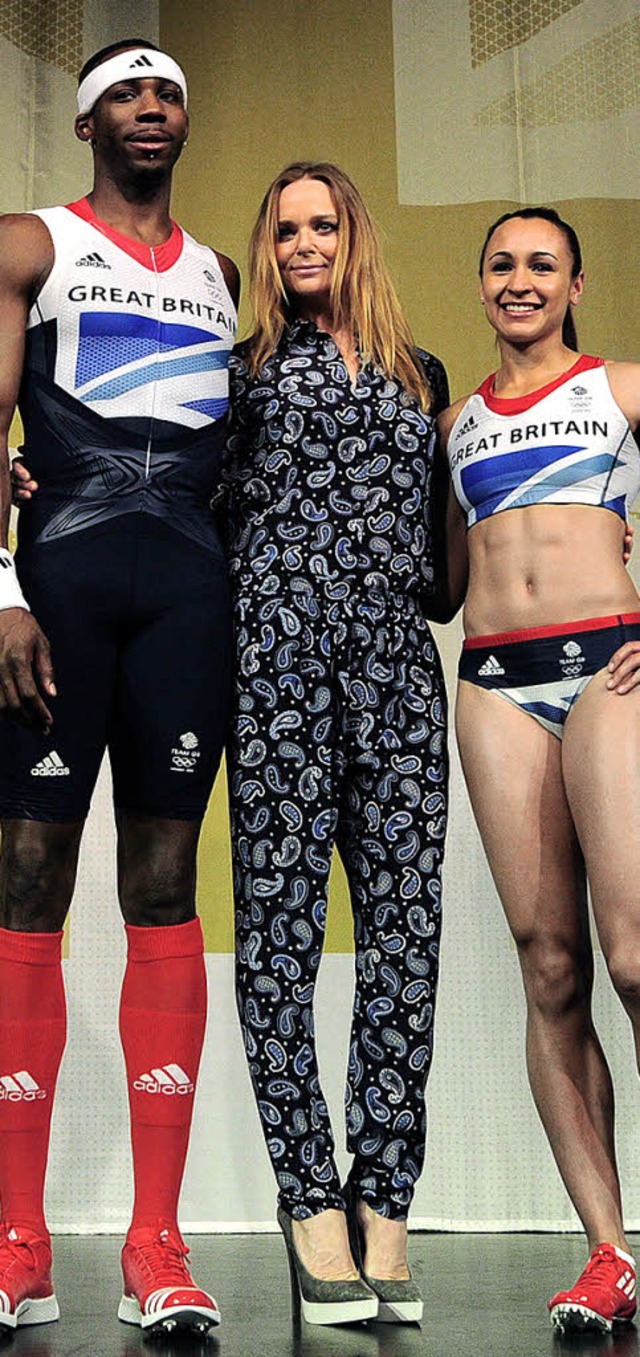 Athleten stellen mit Designerin Stella...pia-Outfits des britischen Teams vor.   | Foto: DPA