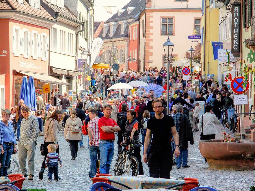 Groer Andrang herrschte beim Bltensonntag in der Endinger Innenstadt.