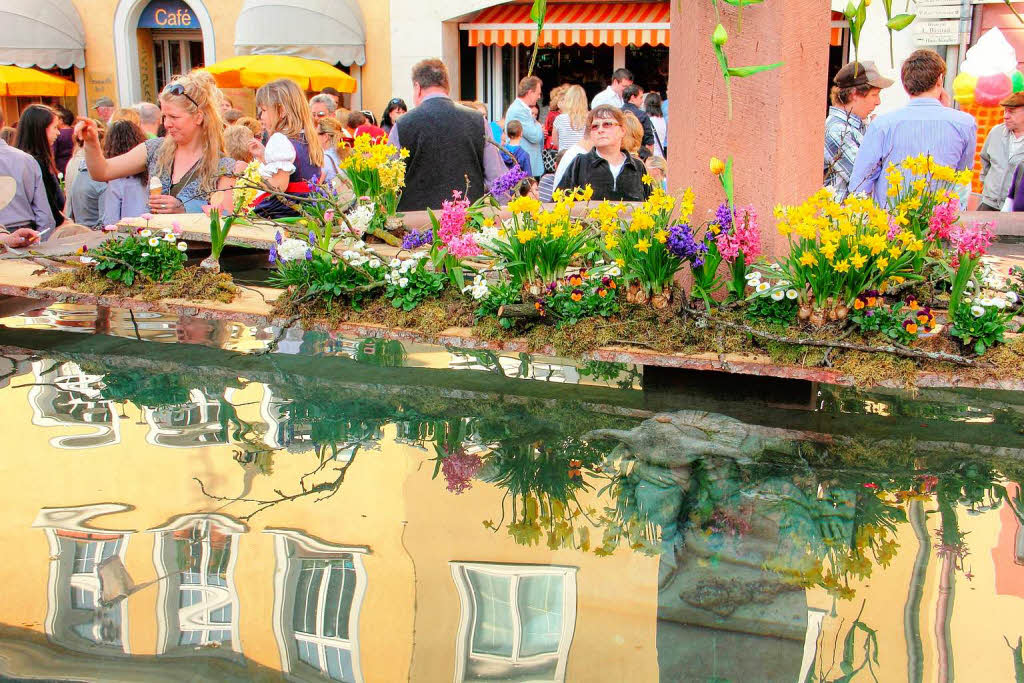 Bltensonntag in Endingen: Auch die Brunnen in der Innenstadt waren passend dekoriert.