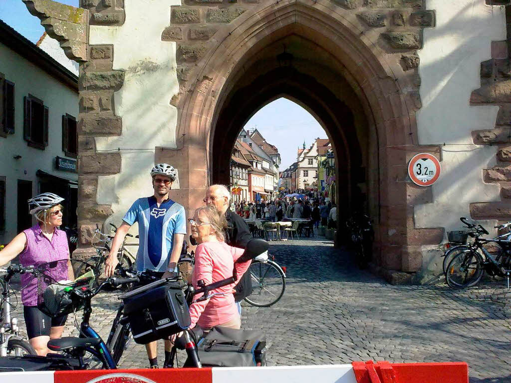 Bltensonntag in Endingen: Auch viele Radler machten Station zum Bummel in Endingen.