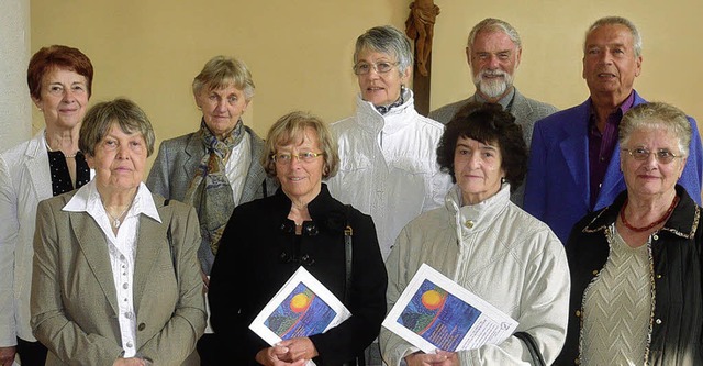 Wiedersehen: Gruppenbild  mit den diamantenen Konfirmanden  | Foto: Brust