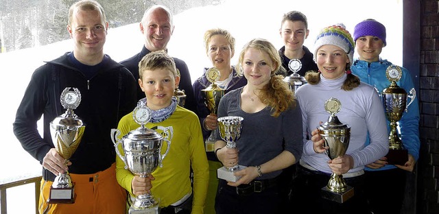 Die strahlenden Pokalsieger des Skiclu...nner, Daniel Kuttruff, Miriam Schne.   | Foto: Hermann Lederer