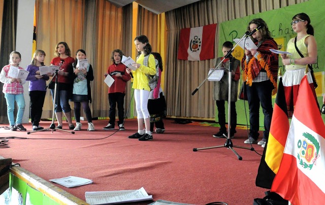 Kommunionkinder gestalten das Programm.   | Foto: Wolfgang Knstle