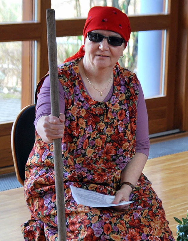 Judith Amrein brachte als  Buerin den  Seniorennachmittag zum Lachen.   | Foto: Hirschberger