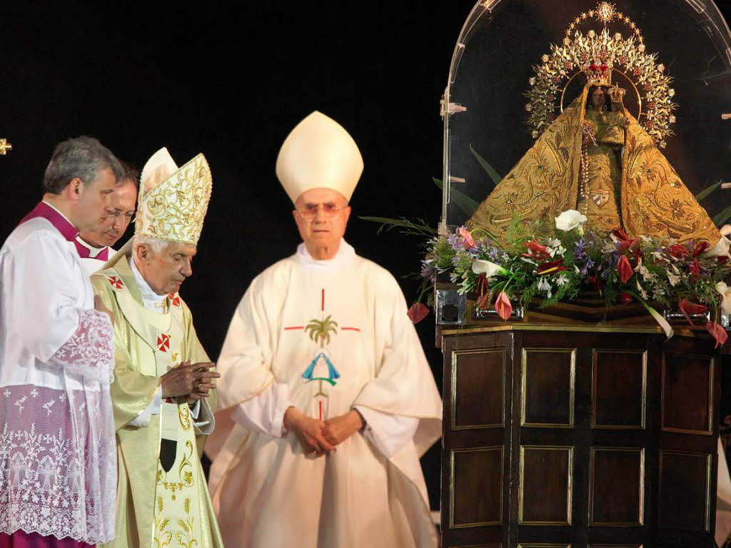 Der Papst mit der Barmherzigen Jungfrau von Cobre, der  Schutzpatronin Kubas