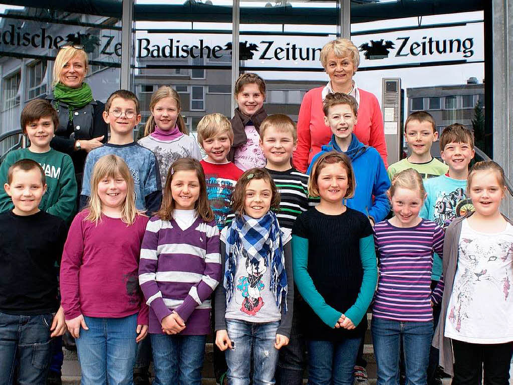 Die Klasse 4 der Grundschule Spielweg im Mnstertal mit ihrer Lehrerin Jutta Fries.